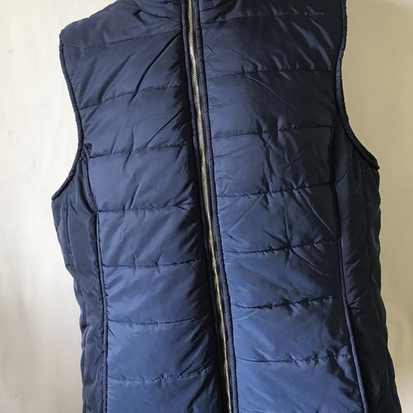 Navy blue puffer vest - Picture 2 of 9